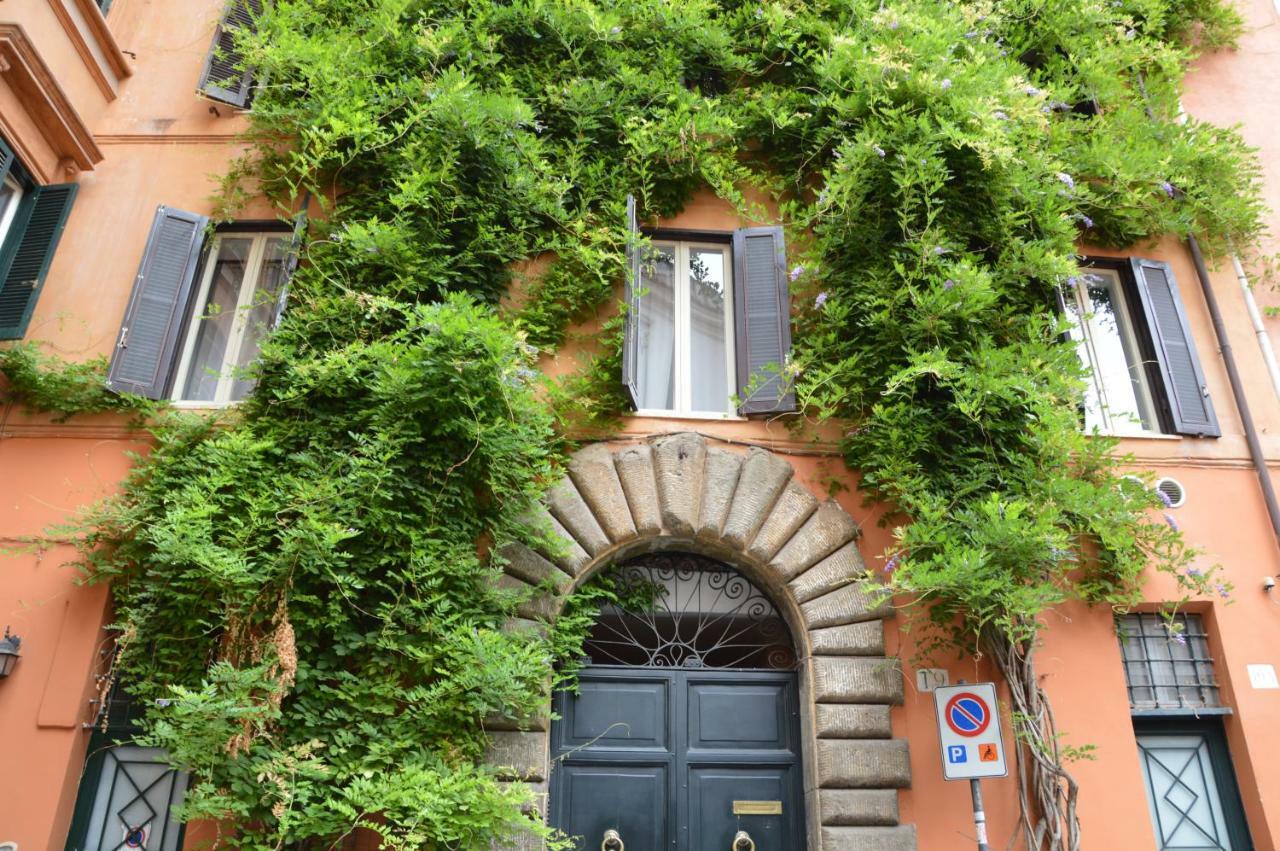 Historic Center - Elegant With Charming Antiques - Raffaello