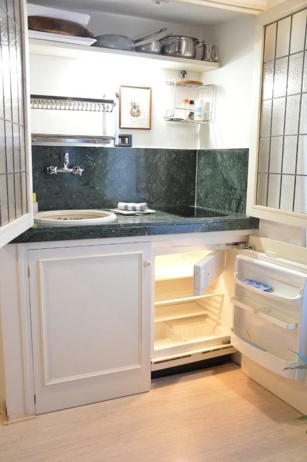 Historic Center - Elegant With Charming Antiques - Raffaello Appartement