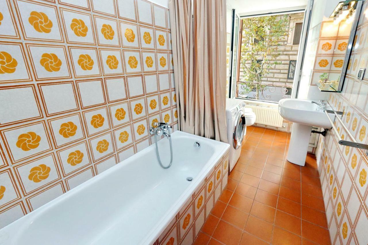 Merulana Appartement *
