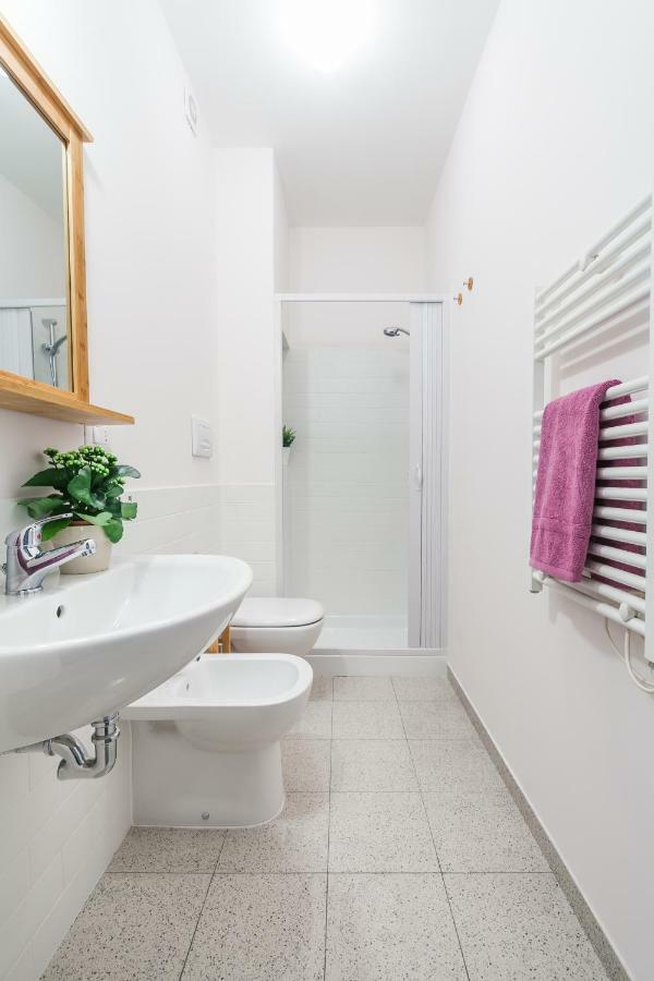 Vino E Vinili Bed & Breakfast Rome