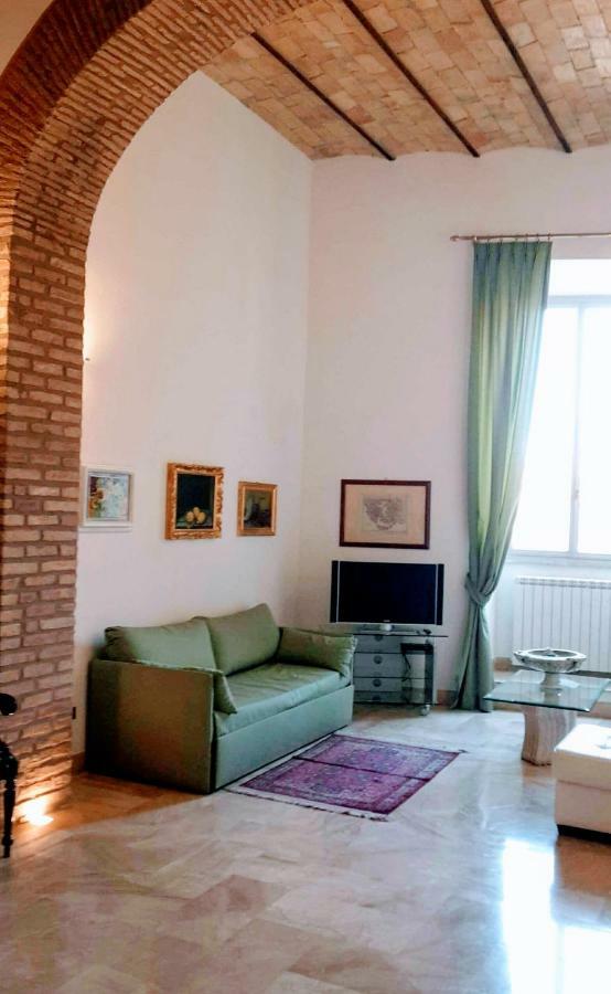 Foro Romano Luxury 2 Rome