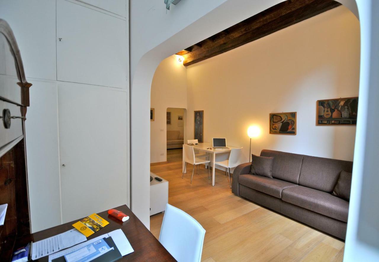 Eleonora Apartment