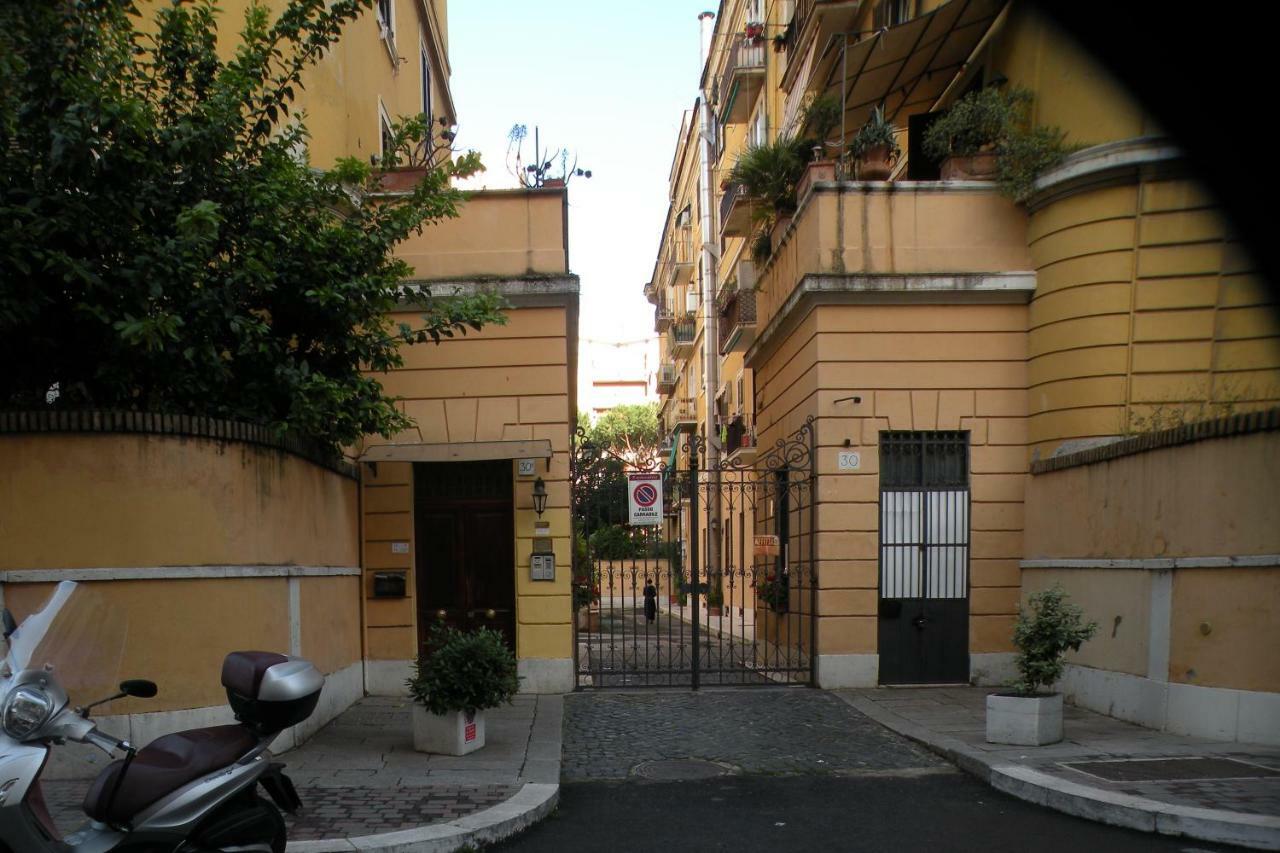 Apartment House *