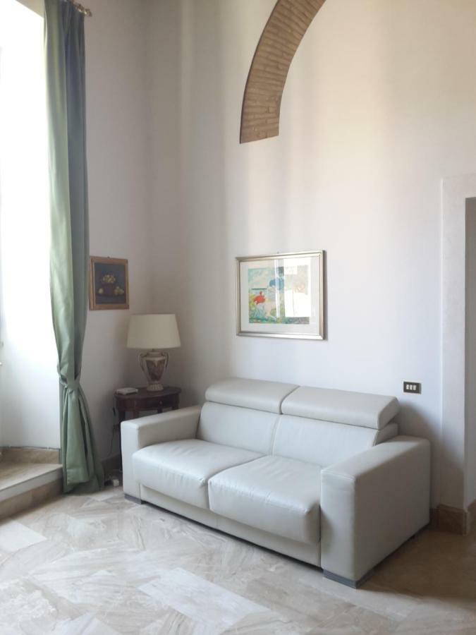 Foro Romano Luxury 2 Apartment *
