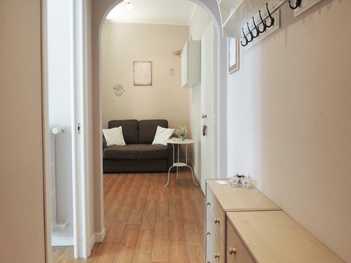 Giulia's In Vatican Apartment *