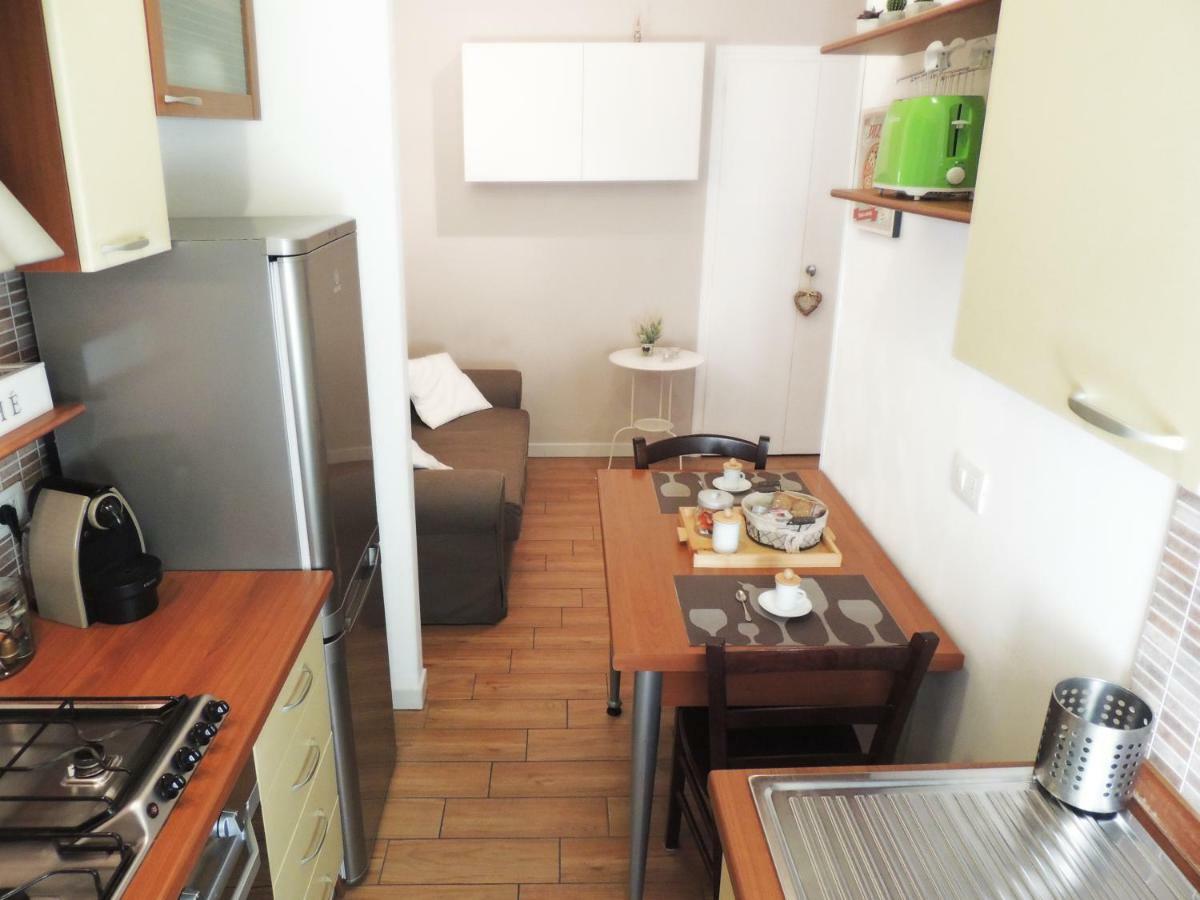 Giulia's In Vatican Apartment *