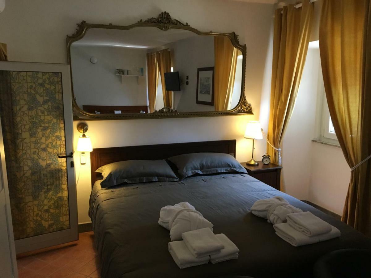 M9 Pantheon Attic 10 Apartment *