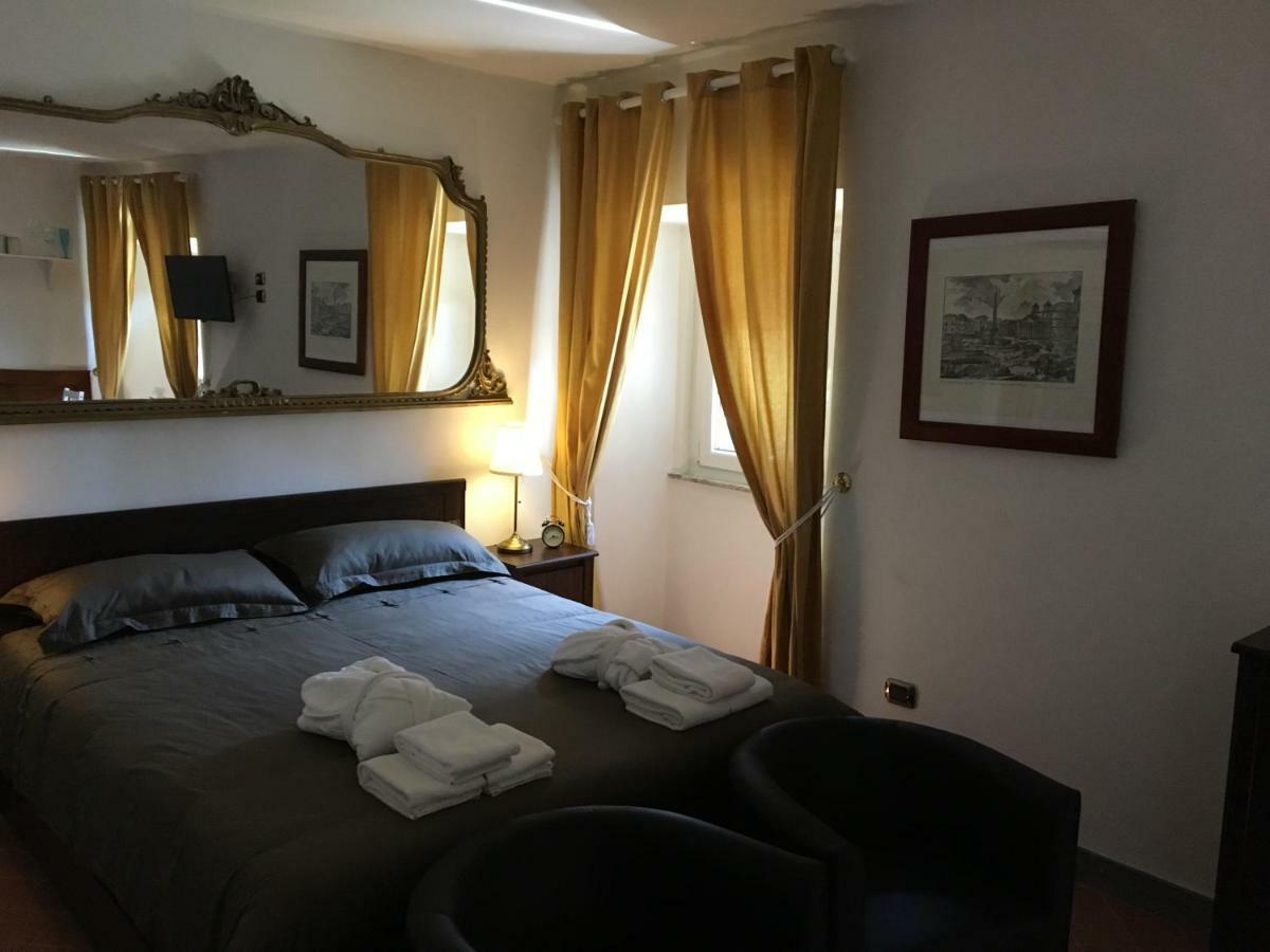 Apartment M9 Pantheon Attic 10 Rome