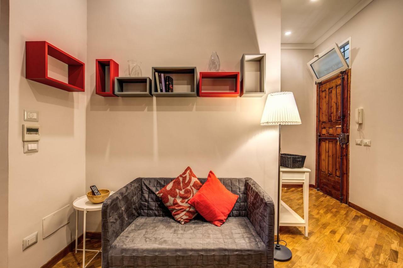 Apartment Via Del Pantheon Rome