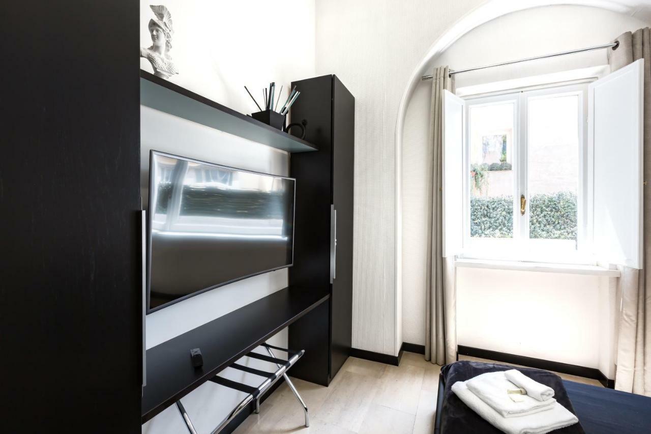 Lux- Spanish Steps 60a Exclusive Apartment