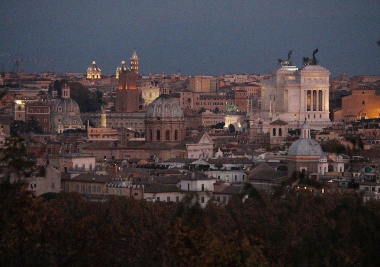 Vatican In The Moonlight Apartment