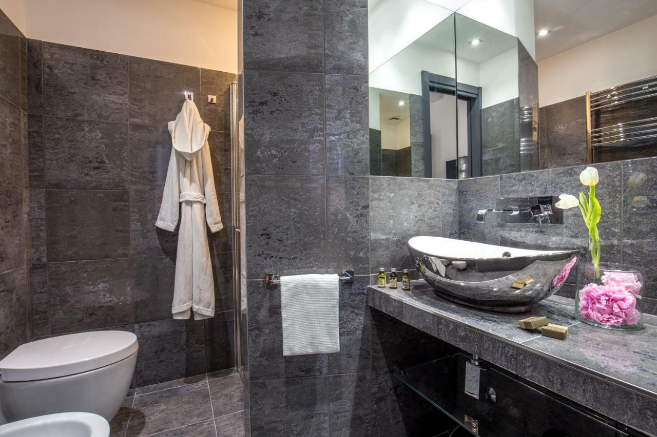 Guest house Gcf Luxury Suites, 2*