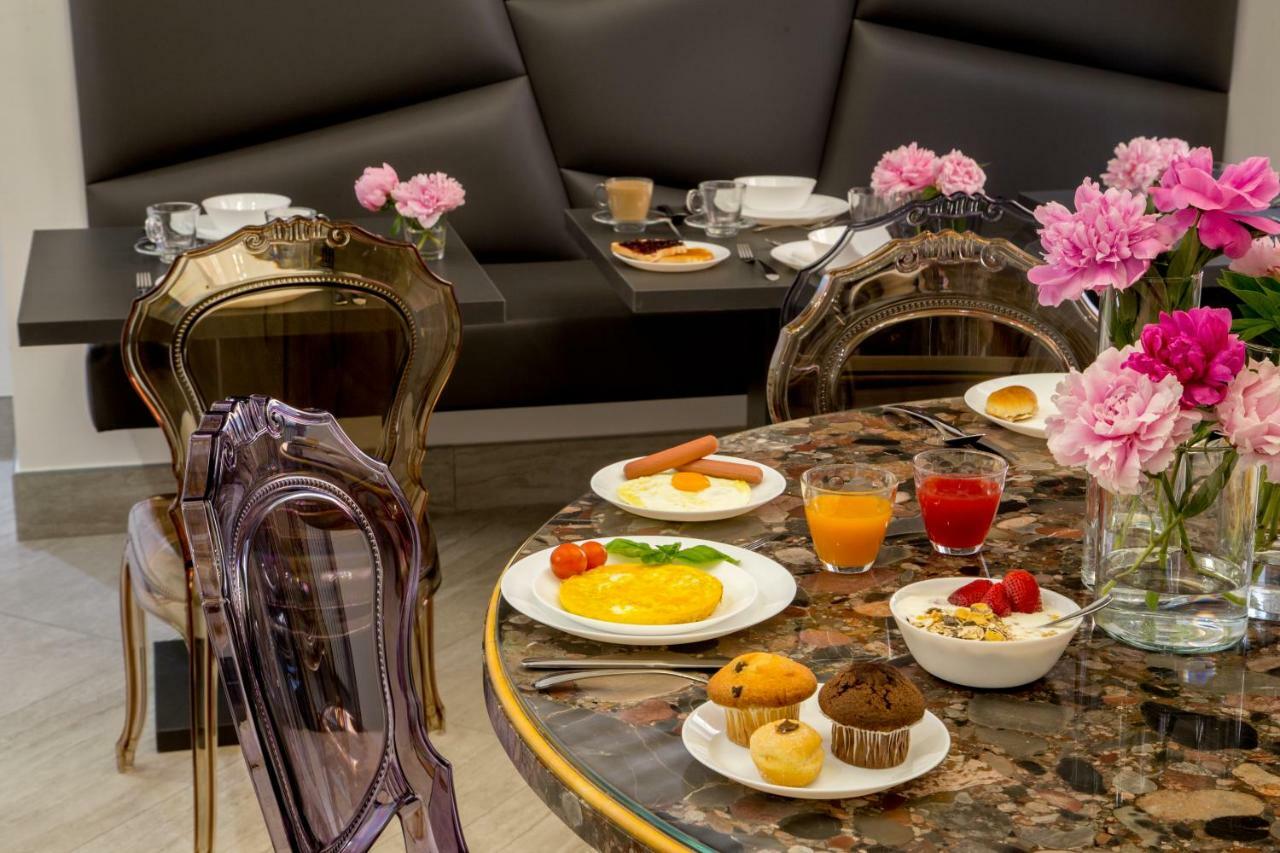 Guest house Gcf Luxury Suites,