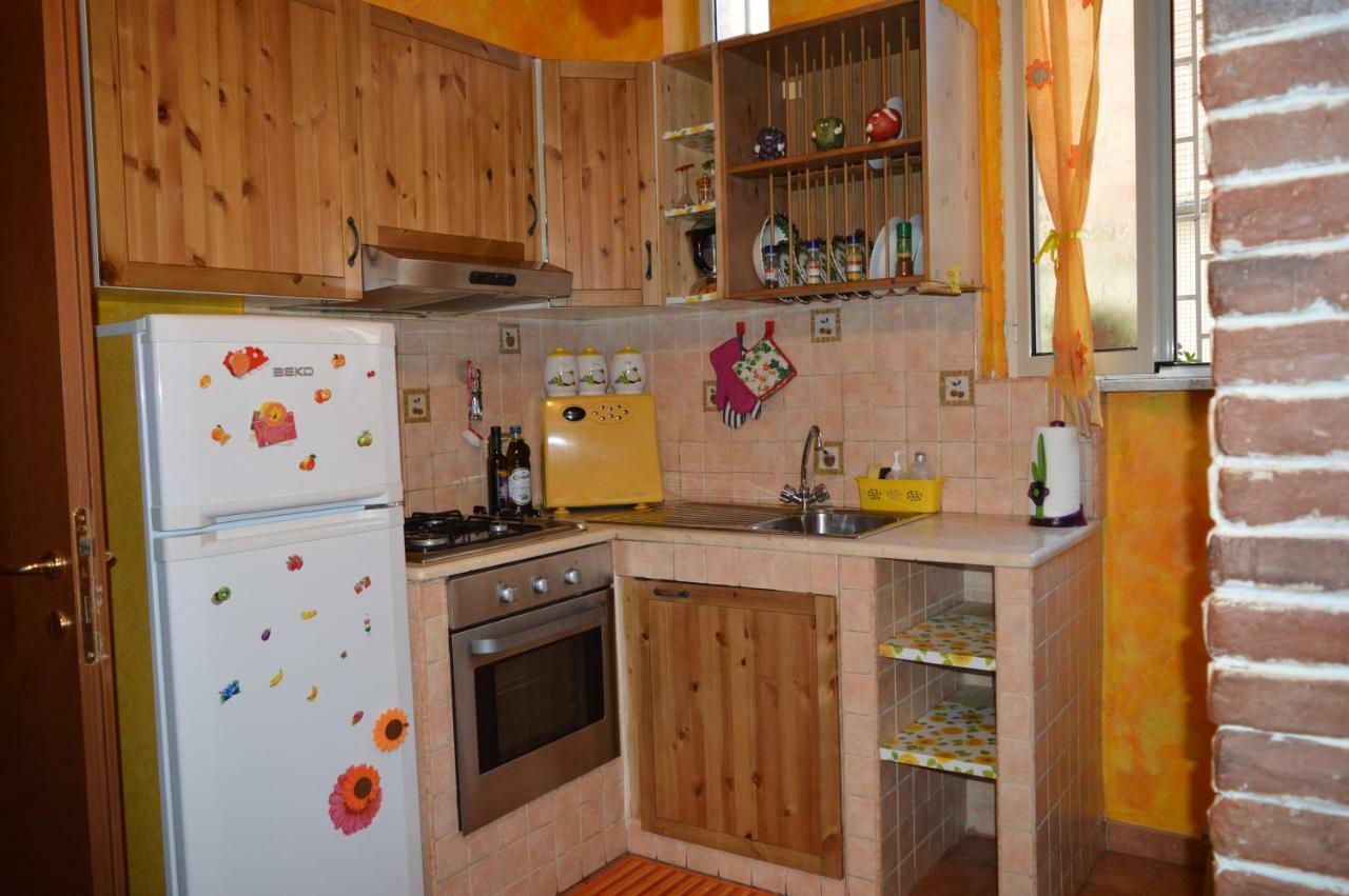 La Casetta Gialla Di Edoardo Apartment