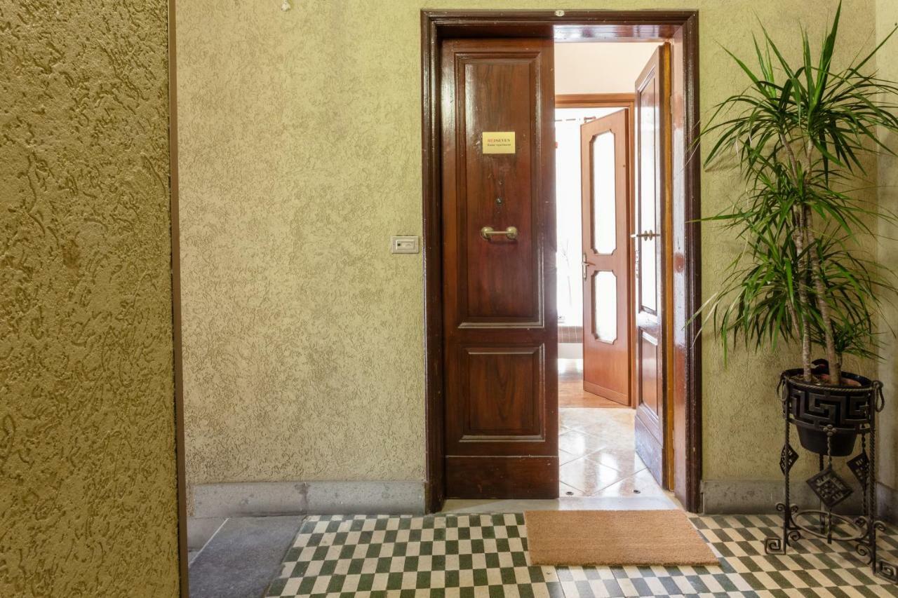 Apartment Redseven