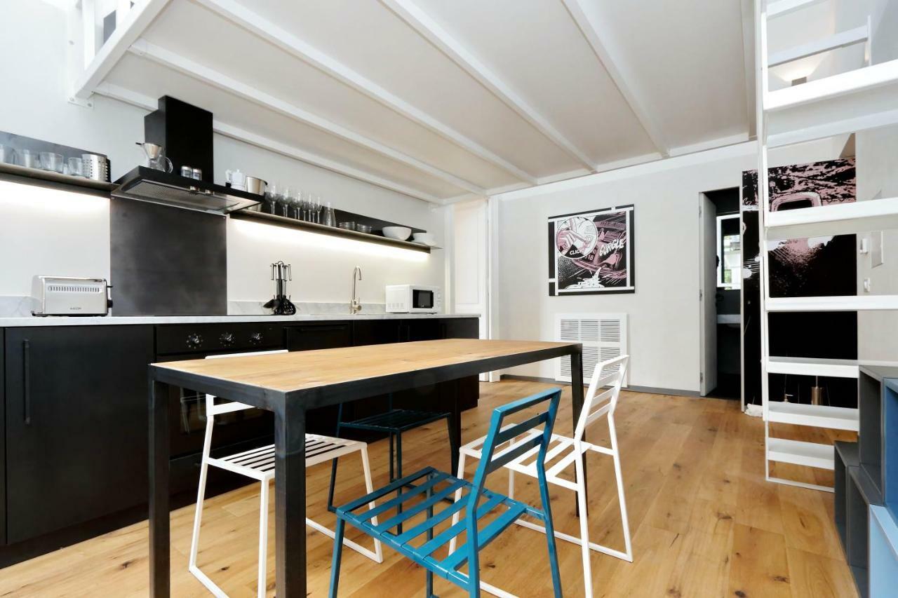 Komix Apart Apartment