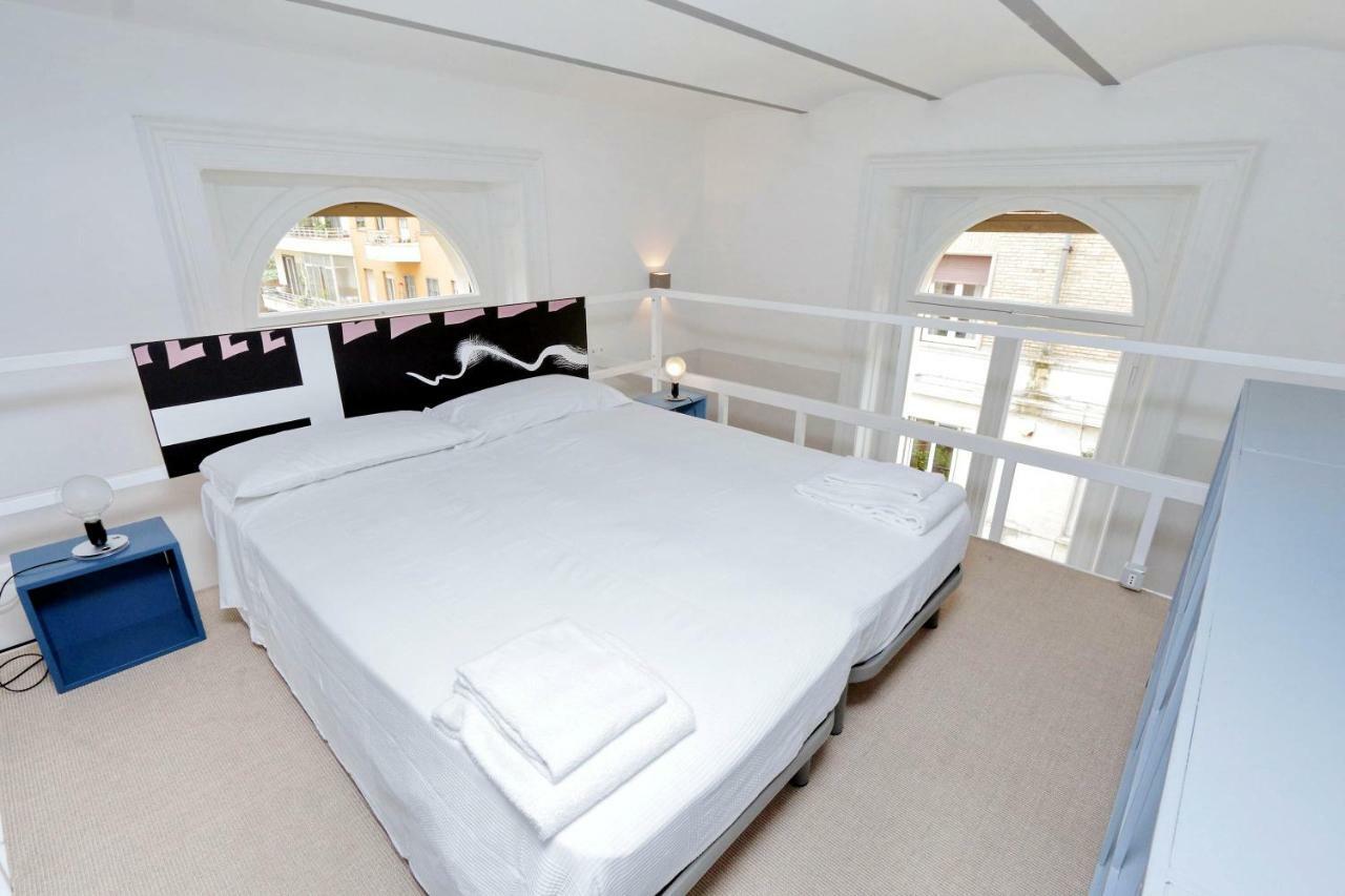 Komix Apart Apartment