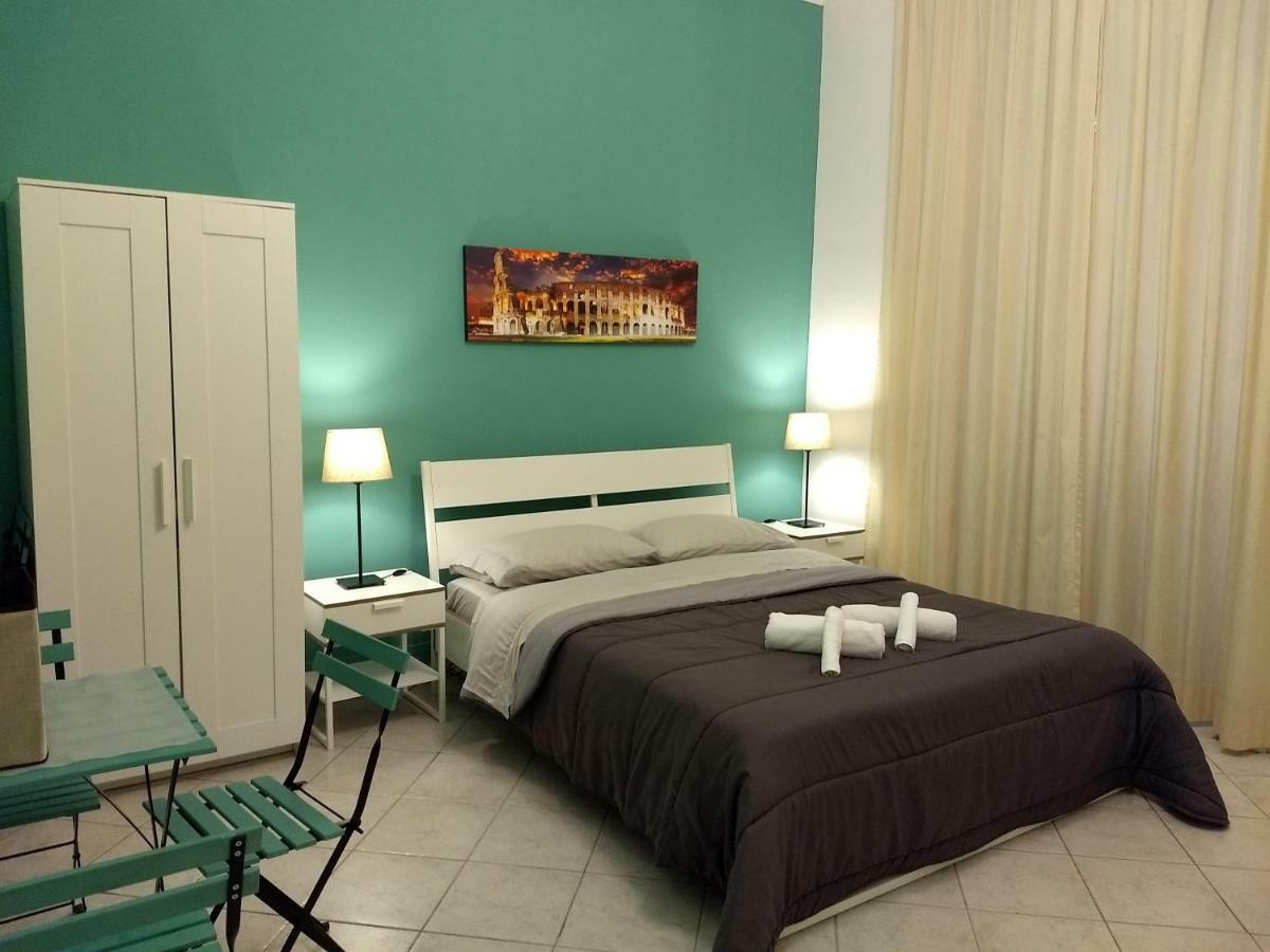 Amoraroma, Economy With Shared Bathrooms Guest house