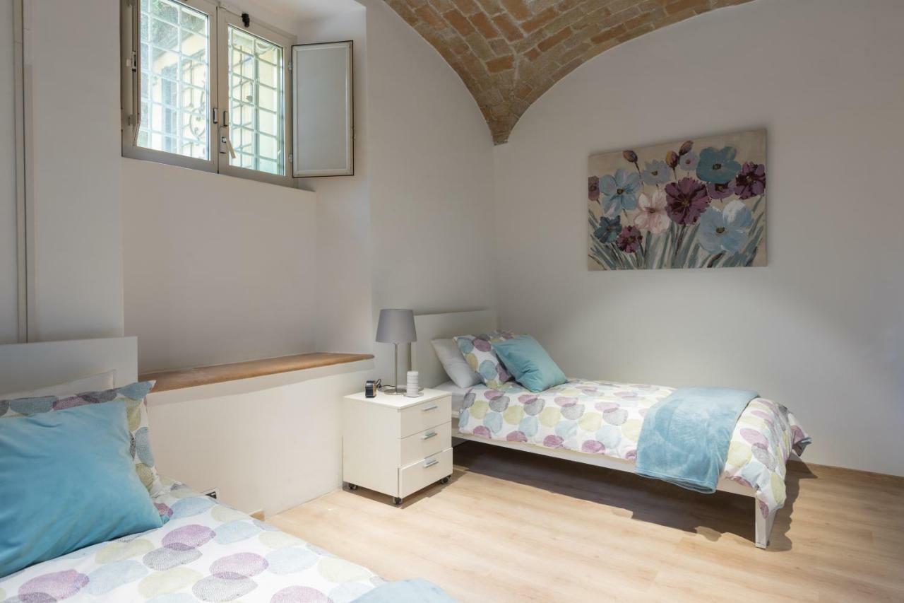 Amazing 4 Bedrooms With Garden Apartment Rome