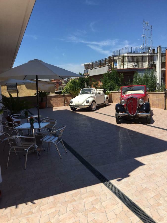 Beb La Lupa Bed & Breakfast Rome