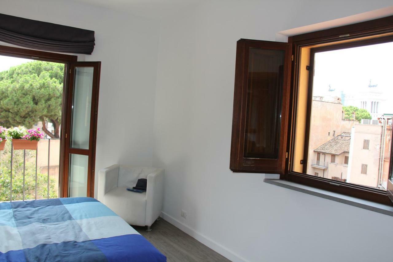 Apartment Attico Al Colosseo Con Vista