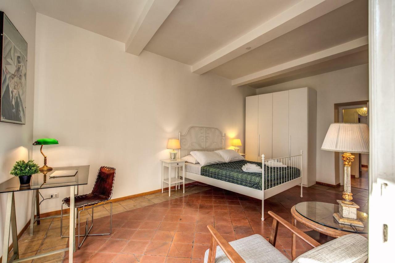 Campo Di Fiori 2 Bedroom Via Giulia Appartamento
