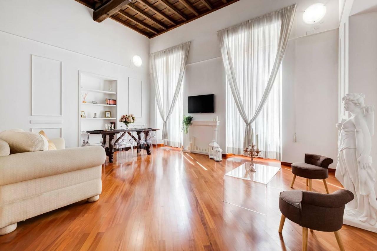 Loveromeapartments Pantheon, Navona Square Apartment