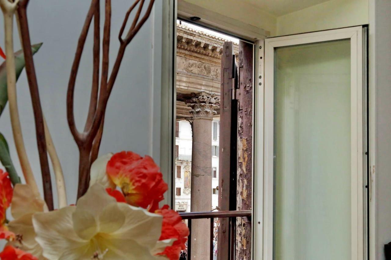 Apartment Pantheon View Experience Rome