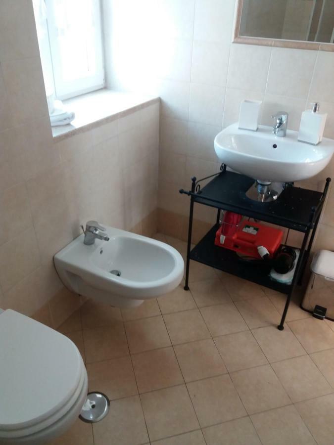 B&B Glicini Roma