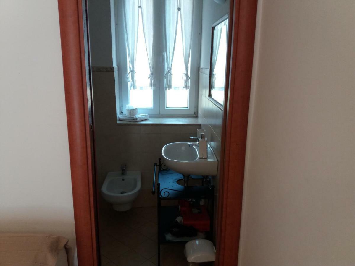 B&B Glicini Acomodação com café da manhã  2*