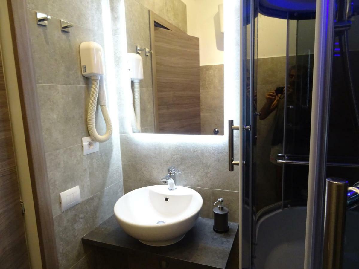 Harmony & Comfort At The Vatican Museum Guest house *