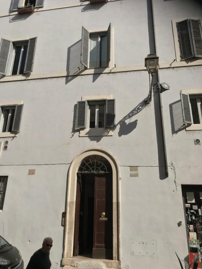Appartement La Casa Dell'arte Nel Cuore Di Rome