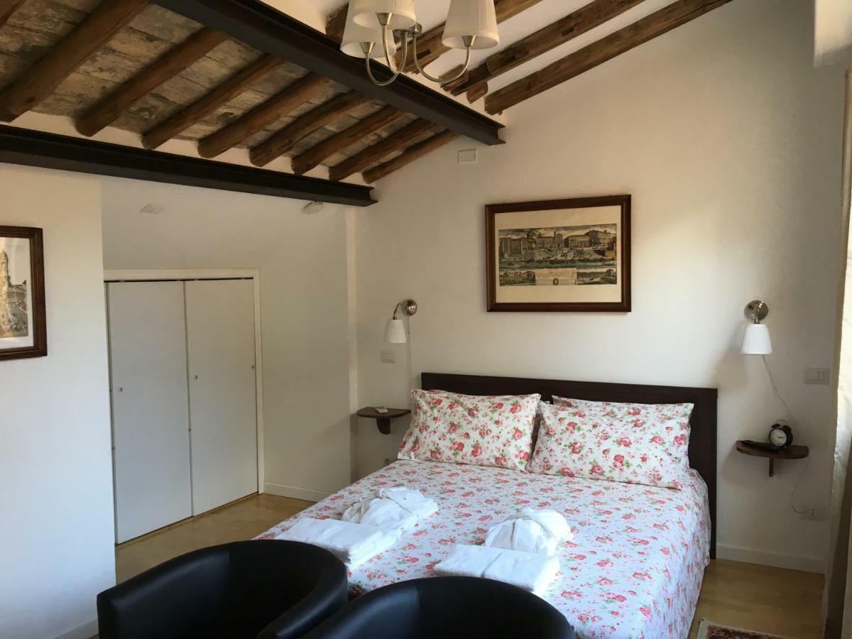 Montoro 15 Attic * Rome