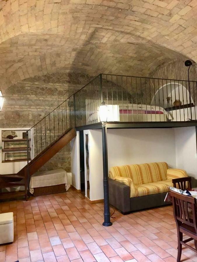 Royal House At The Center Apartment