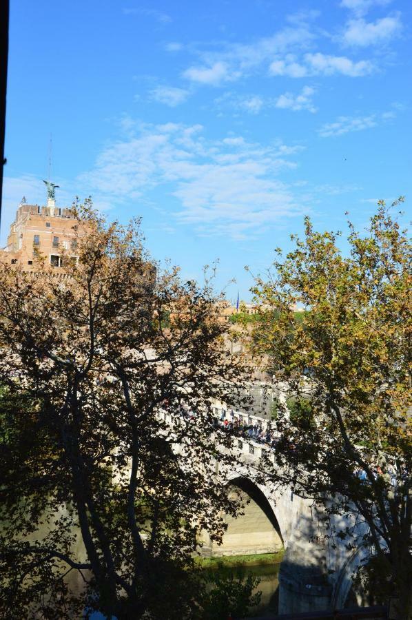 Finestra Su Castel Sant'angelo Rome