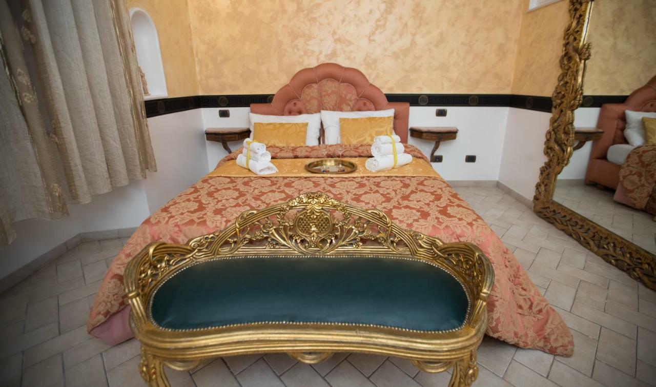Colosseum Style Apartment Rome