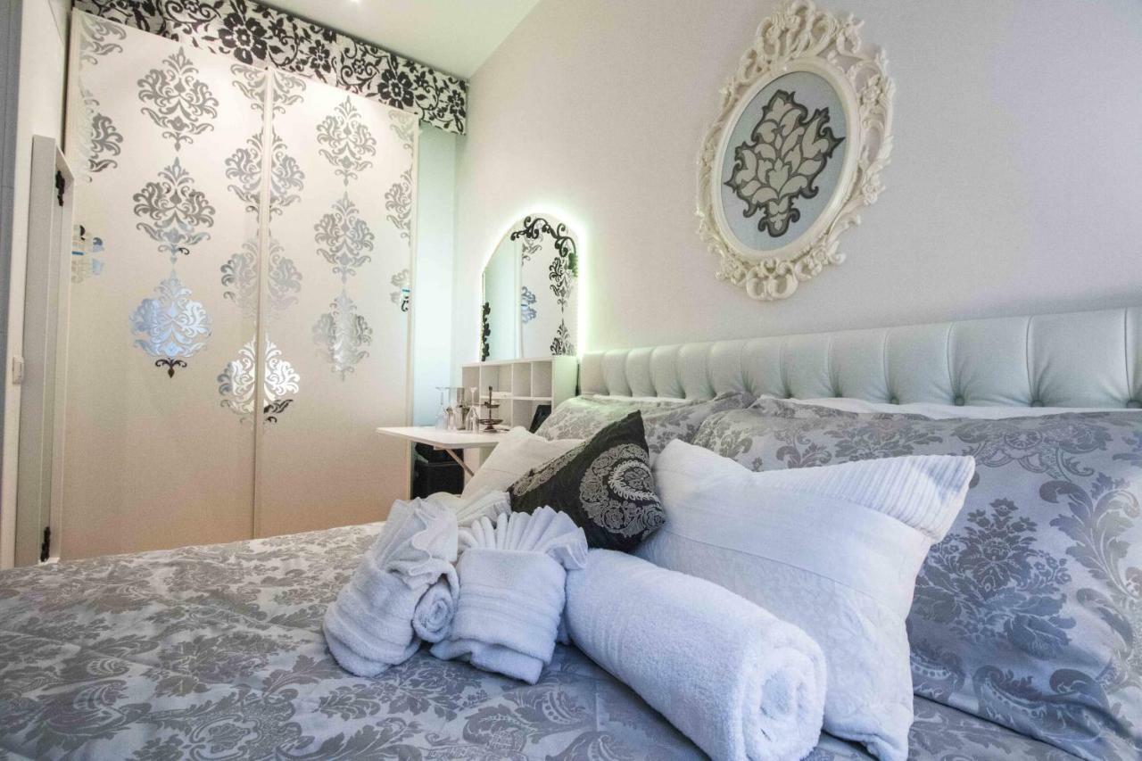 Apartment Sweet *