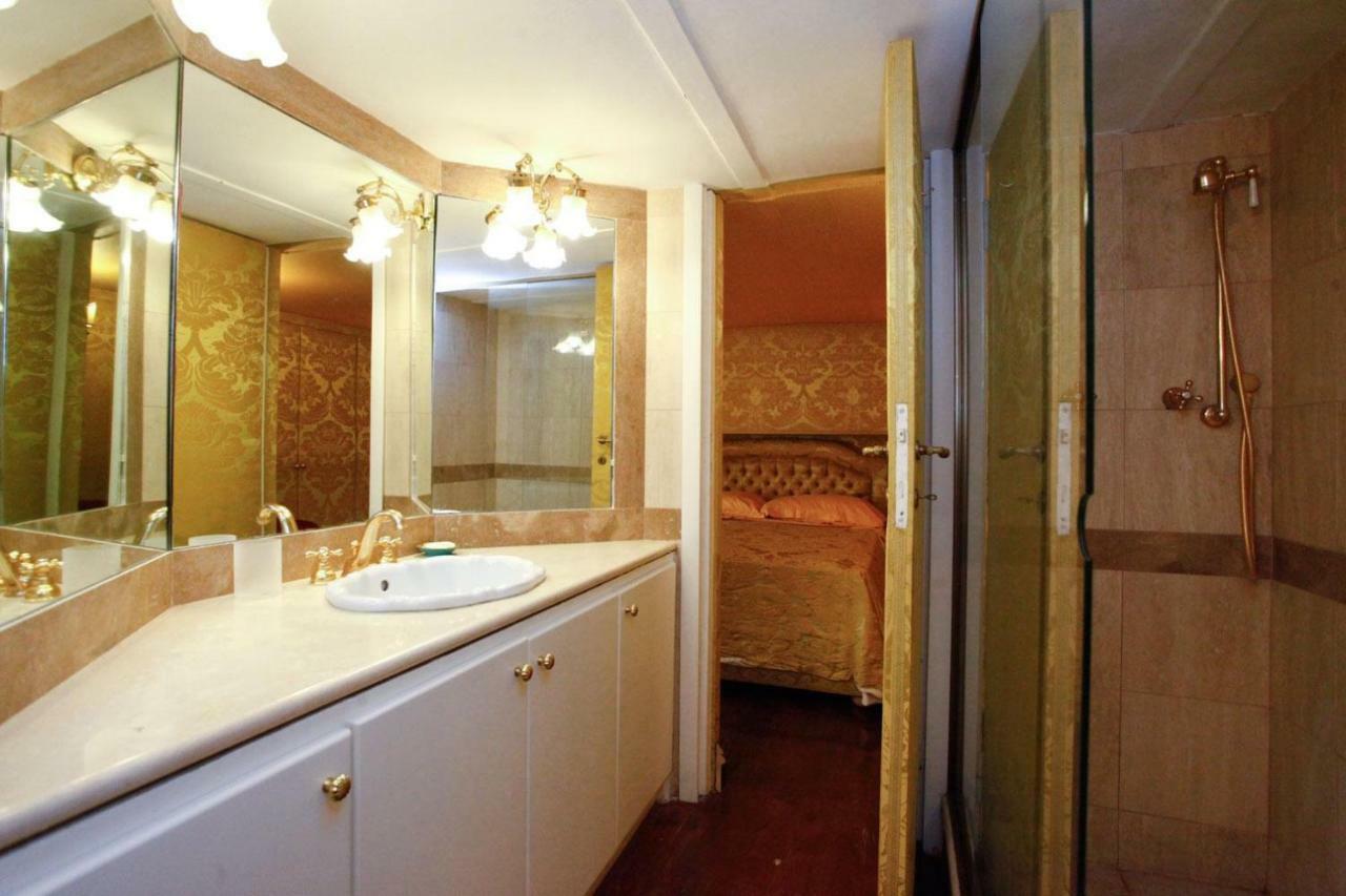 Apartment Artist House *