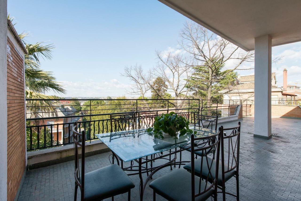 Vatican 307 Apartment *