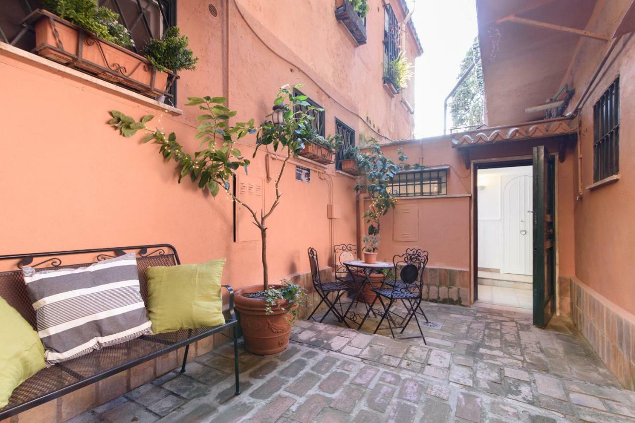 Lovely With Garden In Vatican Museums Trastevere * Rome
