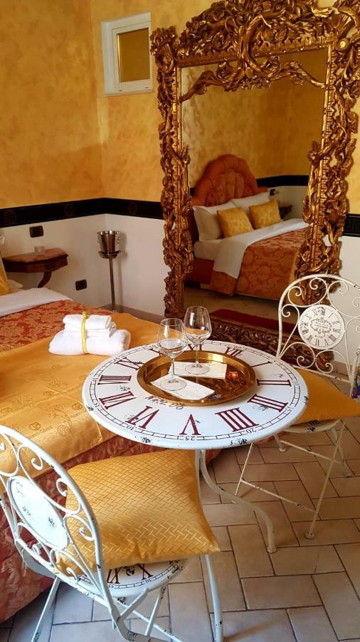 Colosseum Style Apartment Rome