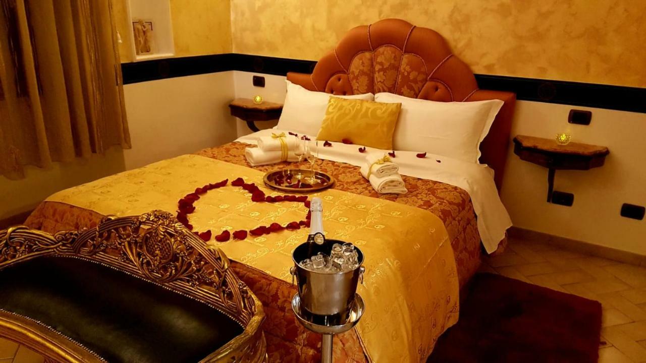 Colosseum Style Apartment Rome