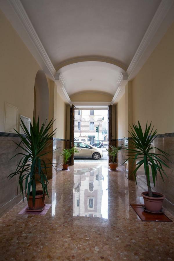 Appartement Tasso Street 102 *
