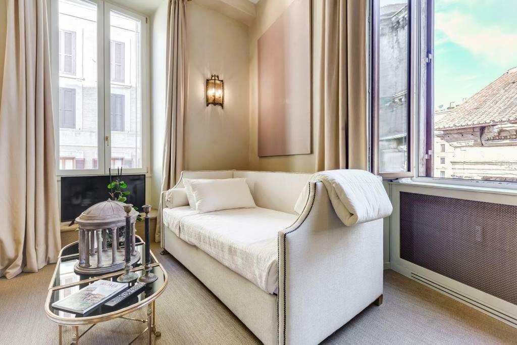Luxurious Loft Facing The Pantheon Holiday home Rome
