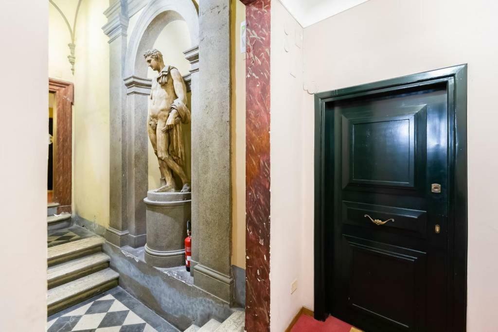 Luxurious Loft Facing The Pantheon Rome