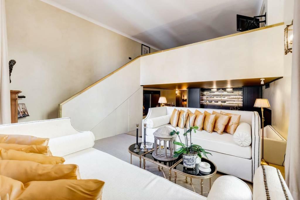 Vakantiehuis Luxurious Loft Facing The Pantheon Rome