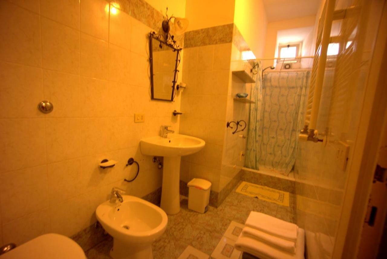 - Quarto Del Cuore * Rome