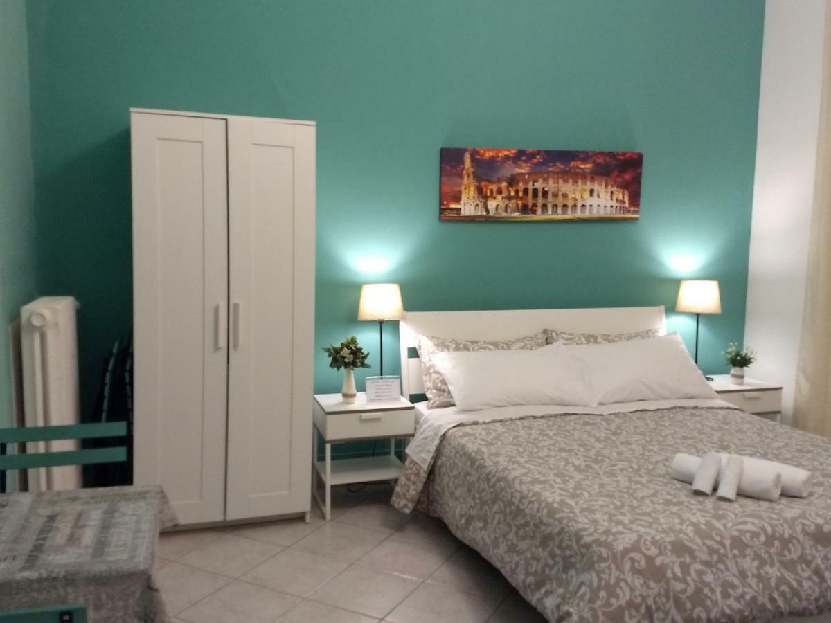 Amoraroma, Economy With Shared Bathrooms