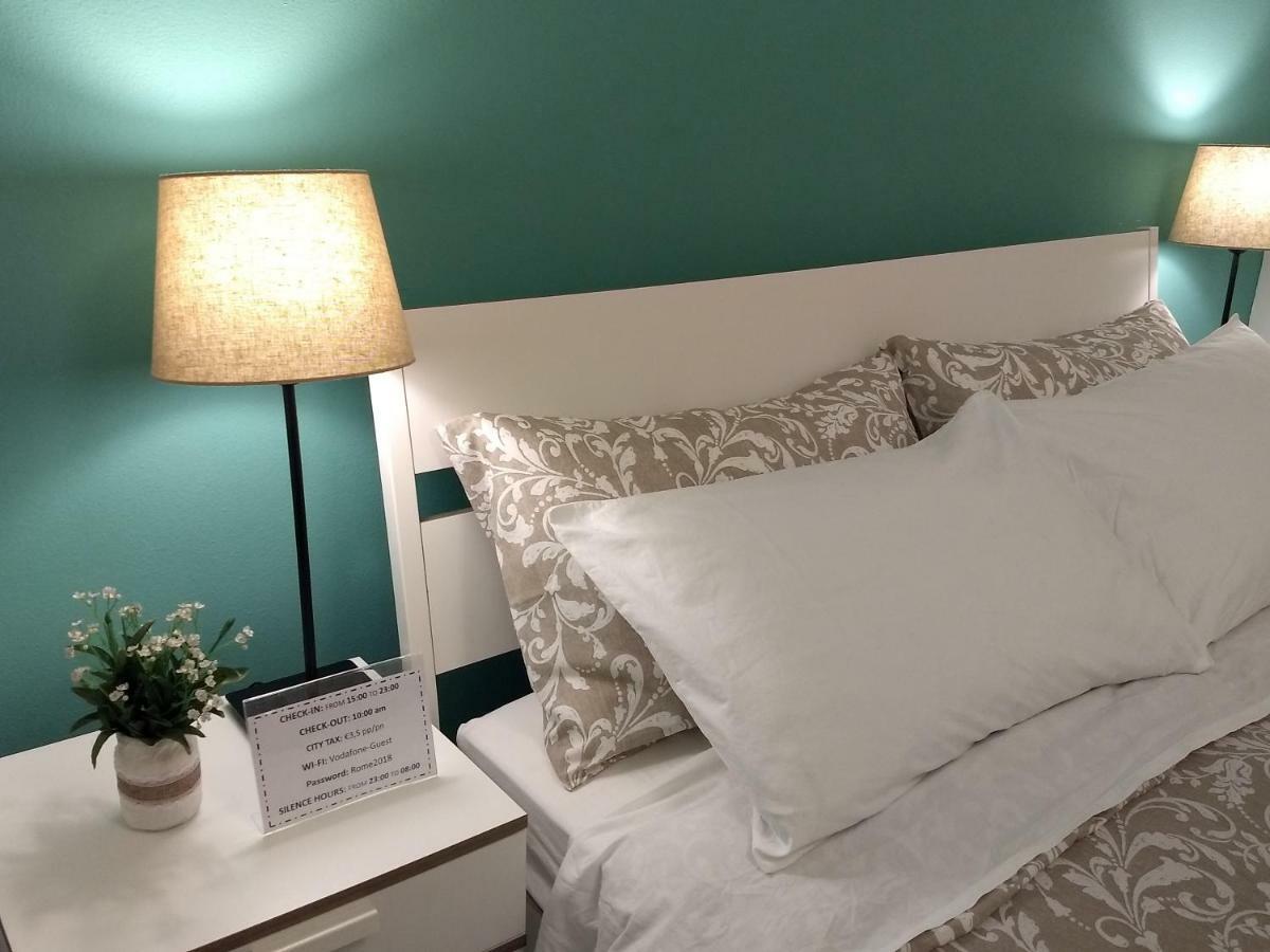 Amoraroma, Economy With Shared Bathrooms 3* Rome
