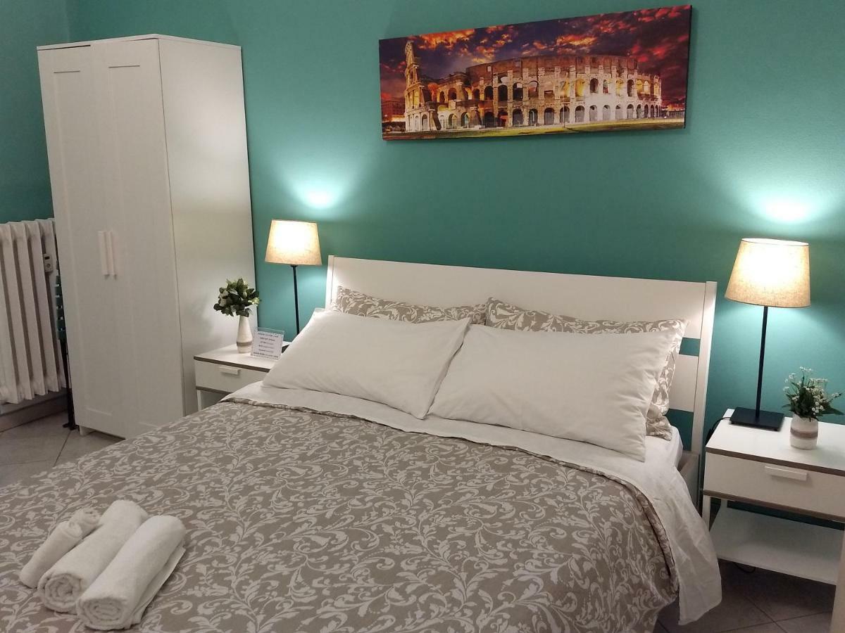 Amoraroma, Economy With Shared Bathrooms
